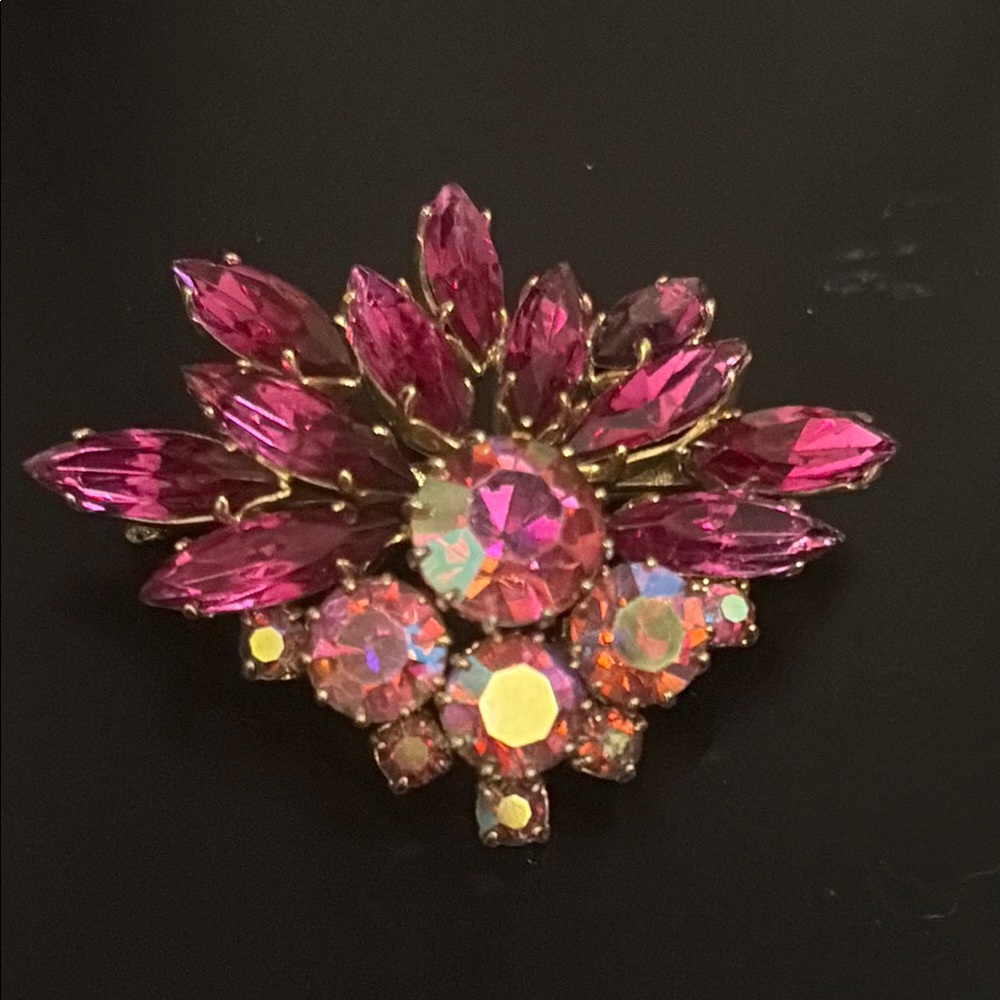 Vintage Delizza and Elster Pink Crystal Brooch gold tone